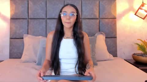 roseaurora online show from 12, 4, 2026