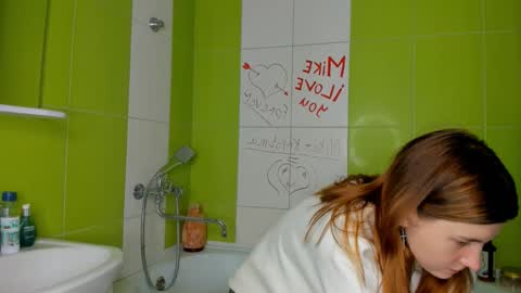 Snapshot of roseblanche2k chatting on 11, 2, 2025 Florin online show from 11, 2, 2025