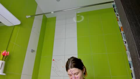 Snapshot of roseblanche2k chatting on 9, 3, 2025 Florin online show from 9, 3, 2025