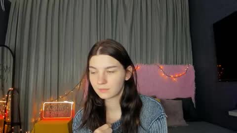 Snapshot of roseblanche2k chatting on 3, 12, 2025 Florin online show from 3, 12, 2025
