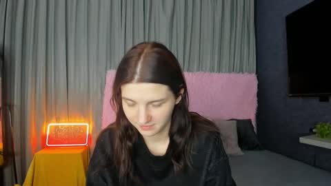 Snapshot of roseblanche2k chatting on 4, 12, 2025 Florin online show from 4, 12, 2025