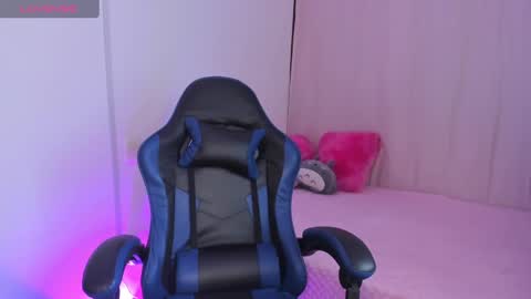 Snapshot of roseliam_ chatting on 26, 9, 2025 Rose online show from 26, 9, 2025