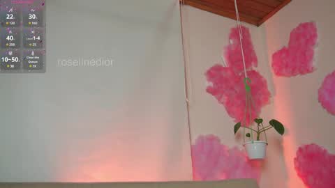 Lyla OF roselinedior online show from 4, 3, 2025