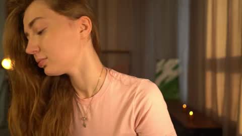 Snapshot of rosellegaeta chatting on 27, 10, 2025 Elsa online show from 27, 10, 2025