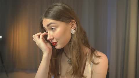 Snapshot of rosellegaeta chatting on 4, 12, 2025 Elsa online show from 4, 12, 2025