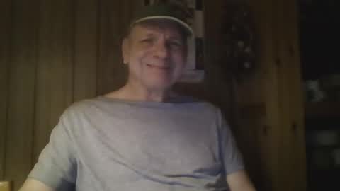 Snapshot of roses2u1958 chatting on 18, 12, 2024 roses2u1958 online show from 18, 12, 2024
