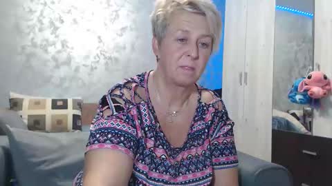 Lovepinklilly online show from 13, 11, 2025