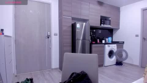 Snapshot of roshelle_xxx chatting on 22, 11, 2025 Roshelle online show from 22, 11, 2025