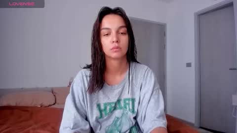 Snapshot of roshelle_xxx chatting on 24, 11, 2025 Roshelle online show from 24, 11, 2025