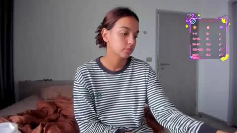 Snapshot of roshelle_xxx chatting on 5, 12, 2025 Roshelle online show from 5, 12, 2025