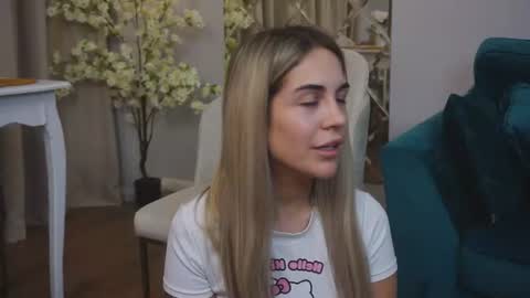 Snapshot of roshen_amira chatting on 28, 6, 2026 Amii online show from 28, 6, 2026