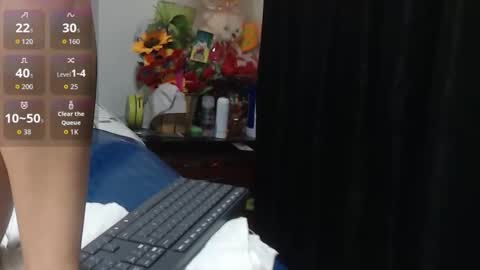 Snapshot of roshy_multisquirt chatting on 4, 12, 2025 roshy online show from 4, 12, 2025