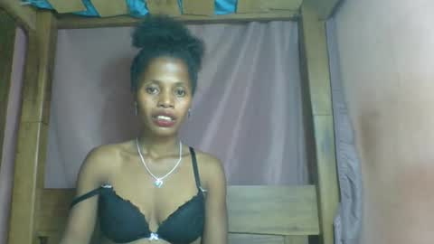 Snapshot of rosiahot1 chatting on 28, 2, 2025 rosia online show from 28, 2, 2025