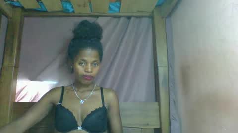 Snapshot of rosiahot1 chatting on 1, 3, 2025 rosia online show from 1, 3, 2025