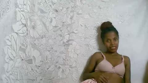 Snapshot of rosiahot1 chatting on 19, 9, 2025 rosia online show from 19, 9, 2025