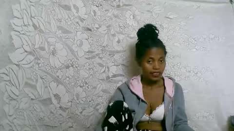 Snapshot of rosiahot1 chatting on 29, 9, 2025 rosia online show from 29, 9, 2025