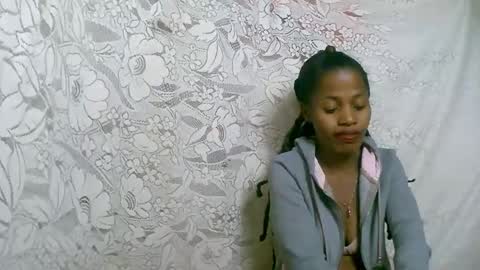 Snapshot of rosiahot1 chatting on 16, 10, 2025 rosia online show from 16, 10, 2025