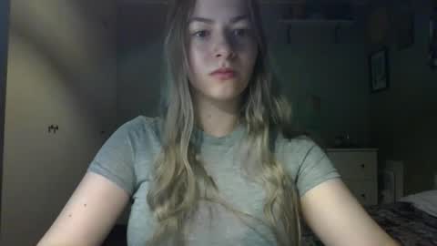 Snapshot of rosie_june chatting on 13, 10, 2025 Rosie online show from 13, 10, 2025