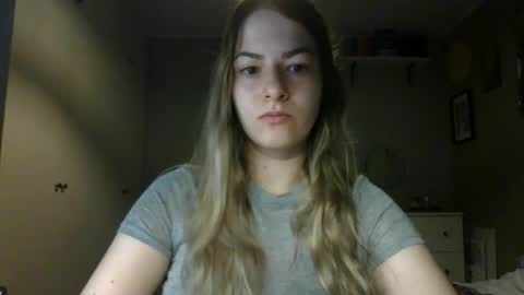 Snapshot of rosie_june chatting on 17, 10, 2025 Rosie online show from 17, 10, 2025