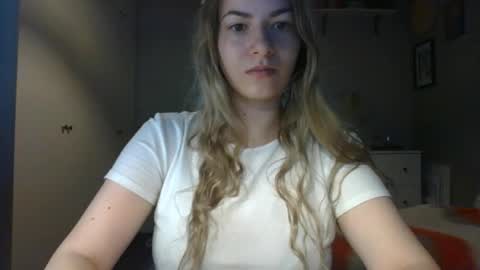 Snapshot of rosie_june chatting on 4, 11, 2025 Rosie online show from 4, 11, 2025