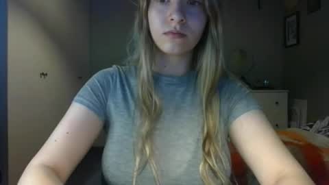 Snapshot of rosie_june chatting on 7, 11, 2025 Rosie online show from 7, 11, 2025