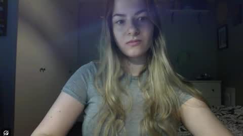 Snapshot of rosie_june chatting on 12, 11, 2025 Rosie online show from 12, 11, 2025