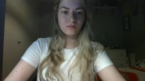 Snapshot of rosie_june chatting on 21, 11, 2025 Rosie online show from 21, 11, 2025