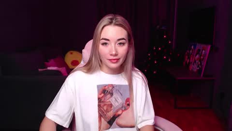 Snapshot of rosie_mac chatting on 15, 12, 2025 Rosie online show from 15, 12, 2025