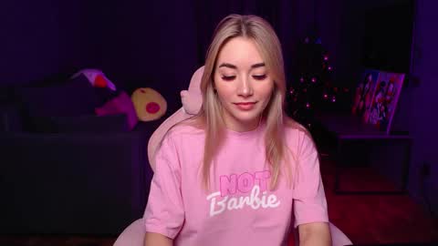 Snapshot of rosie_mac chatting on 19, 12, 2025 Rosie online show from 19, 12, 2025