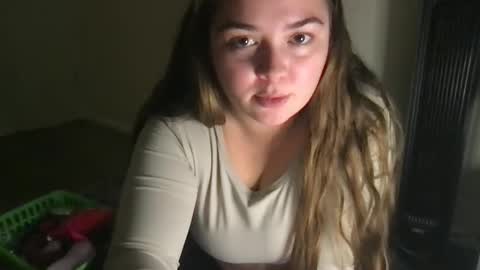 Snapshot of rosielinda16 chatting on 3, 12, 2024 Rosie online show from 3, 12, 2024