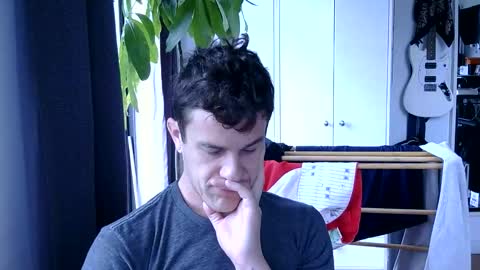 Snapshot of rosscollab chatting on 25, 4, 2026 RossCollab online show from 25, 4, 2026