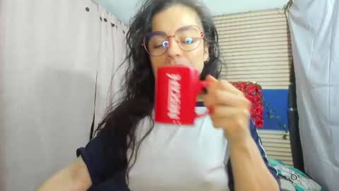 Snapshot of rosse_25 chatting on 20, 6, 2026 Would you like to help me with supplementation and sports suits so I can compete in powerlifting online show from 20, 6, 2026