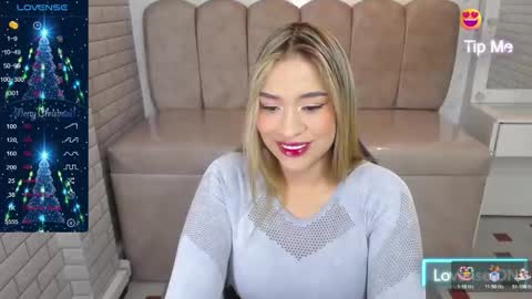 Snapshot of rosse_jeane_v chatting on 14, 12, 2025 rosse jeane v online show from 14, 12, 2025