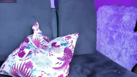 Snapshot of rossluu chatting on 7, 7, 2026 rossluu online show from 7, 7, 2026