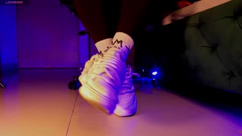 rosyejones online show from 23, 11, 2025