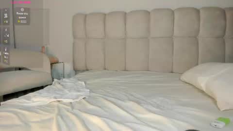 Snapshot of rouse_hallberg_ chatting on 22, 6, 2026 DREAM online show from 22, 6, 2026