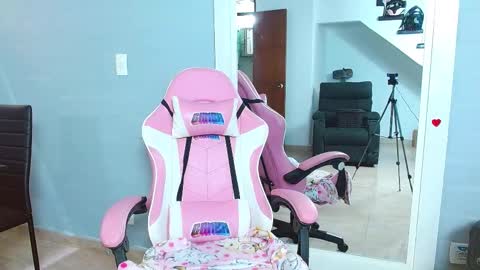 Snapshot of rousebonnett chatting on 12, 2, 2025 ROUSE  online show from 12, 2, 2025