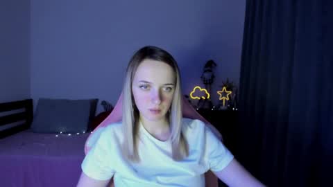 Snapshot of rousereed chatting on 3, 2, 2025 Rouse online show from 3, 2, 2025
