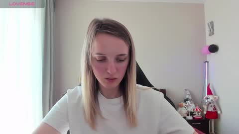 Snapshot of rousereed chatting on 17, 2, 2025 Rouse online show from 17, 2, 2025