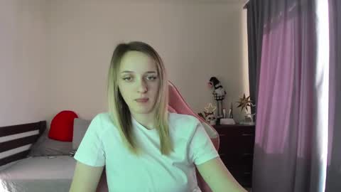 Snapshot of rousereed chatting on 19, 2, 2025 Rouse online show from 19, 2, 2025