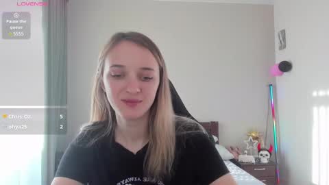 Snapshot of rousereed chatting on 4, 3, 2025 Rouse online show from 4, 3, 2025