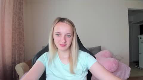 Snapshot of rousereed chatting on 21, 9, 2025 Rouse online show from 21, 9, 2025