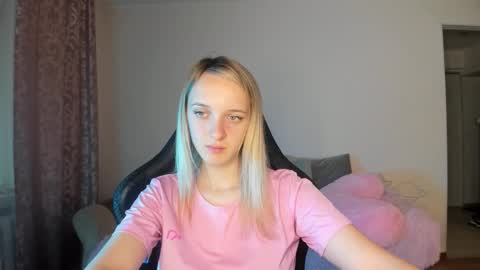 Snapshot of rousereed chatting on 28, 9, 2025 Rouse online show from 28, 9, 2025