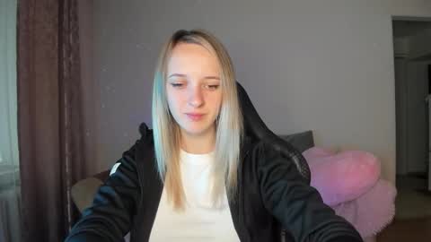 Snapshot of rousereed chatting on 3, 10, 2025 Rouse online show from 3, 10, 2025