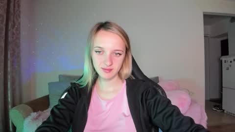 Snapshot of rousereed chatting on 5, 10, 2025 Rouse online show from 5, 10, 2025