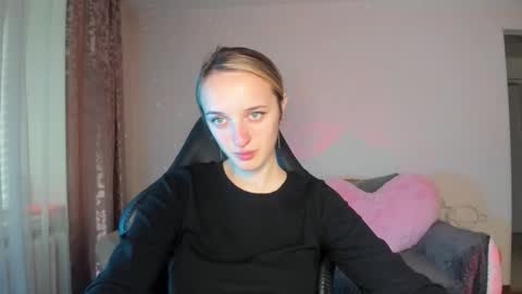Snapshot of rousereed chatting on 15, 10, 2025 Rouse online show from 15, 10, 2025