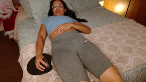 Rouss marie henao  online show from 4, 1, 2025