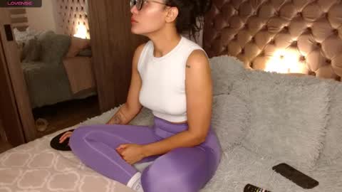 Rouss marie henao  online show from 3, 3, 2025