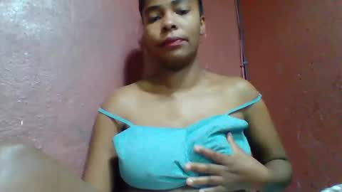 Snapshot of rovaelyah chatting on 3, 10, 2025 rovaelyah online show from 3, 10, 2025