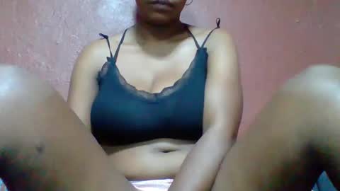 Snapshot of rovaelyah chatting on 11, 10, 2025 rovaelyah online show from 11, 10, 2025